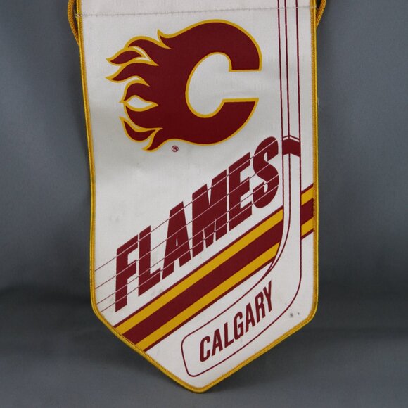 Calgary Flames Banner - Silk Screened Banner 1980s - Polyester Banner - Picture 4 of 4